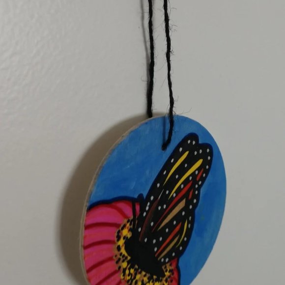 Monarch Butterfly Wooden Christmas Ornament Hand Painted Handmade 3x3 Inches NWT - Picture 3 of 16